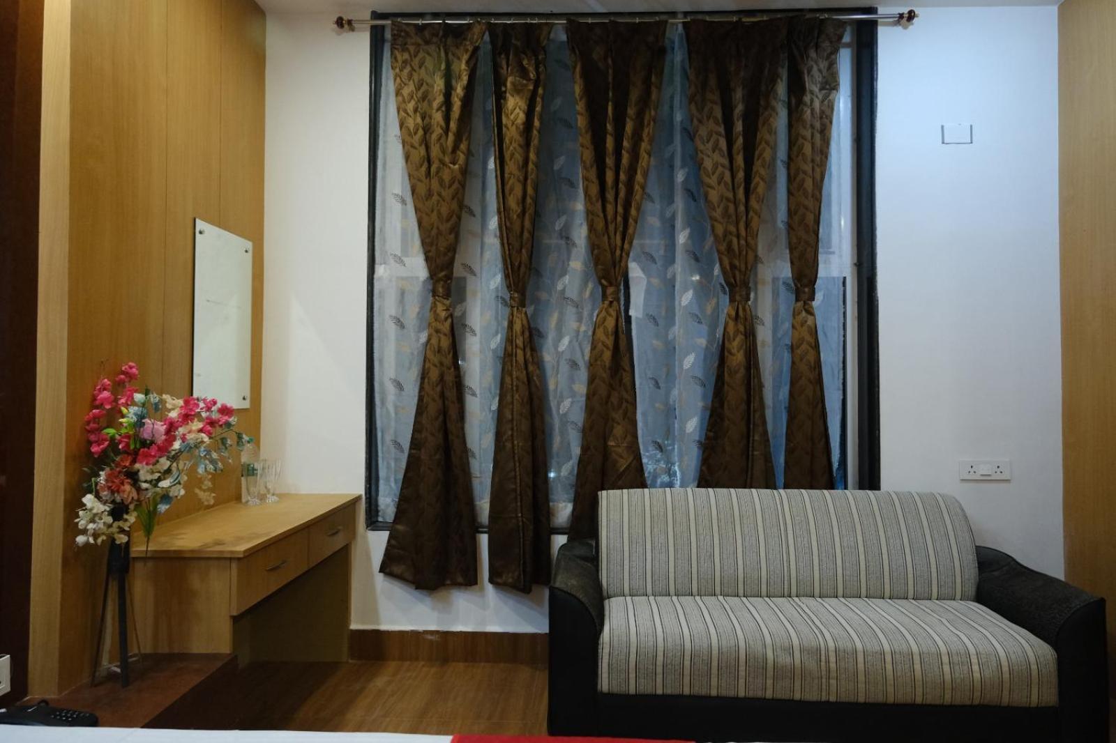 Hotel Golden Continental 데오가르 외부 사진