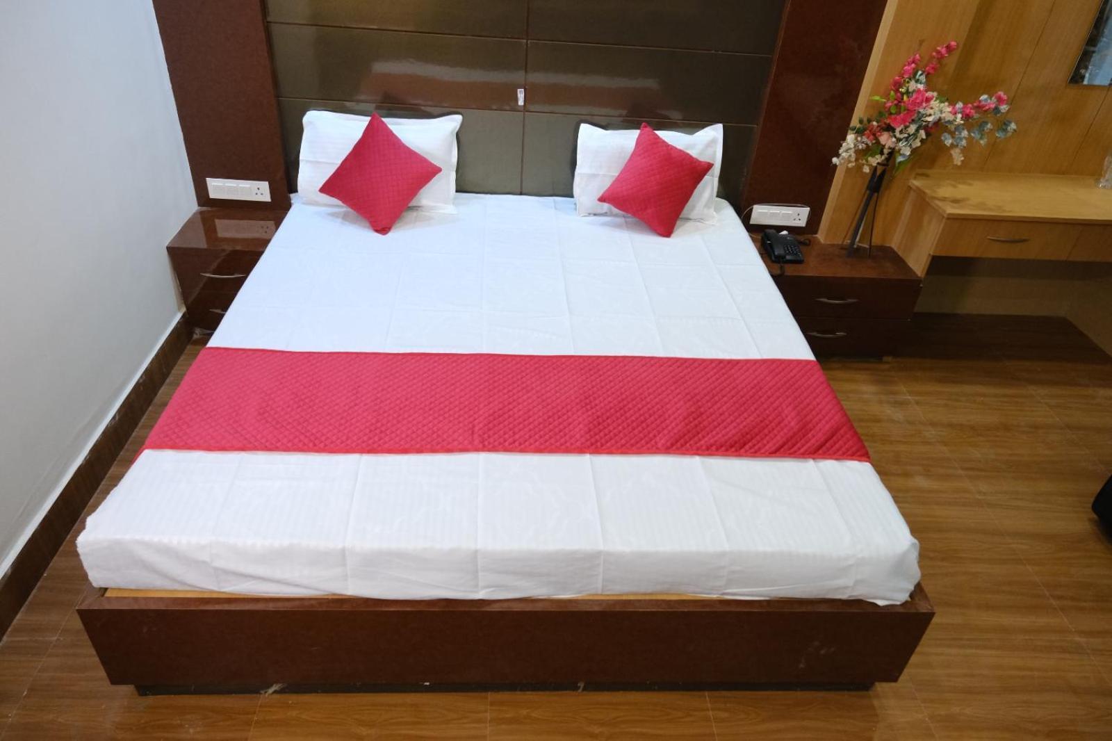 Hotel Golden Continental 데오가르 외부 사진